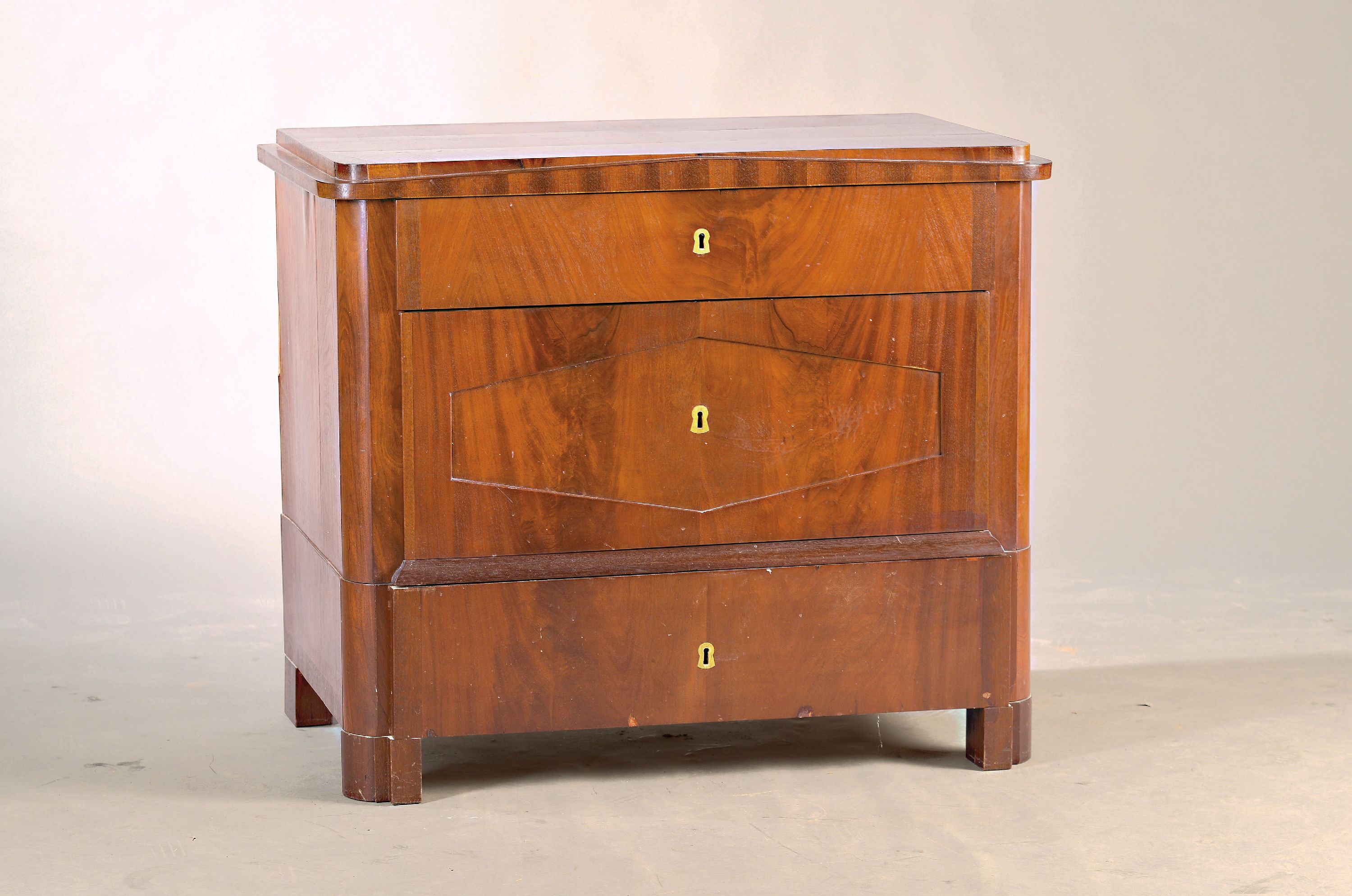 Image 27036675 - Biedermeierkommode, norddeutsch, um 1830, Mahagonifurnier, 3-schübig, 78x90x55 cm, EZ 2 ...