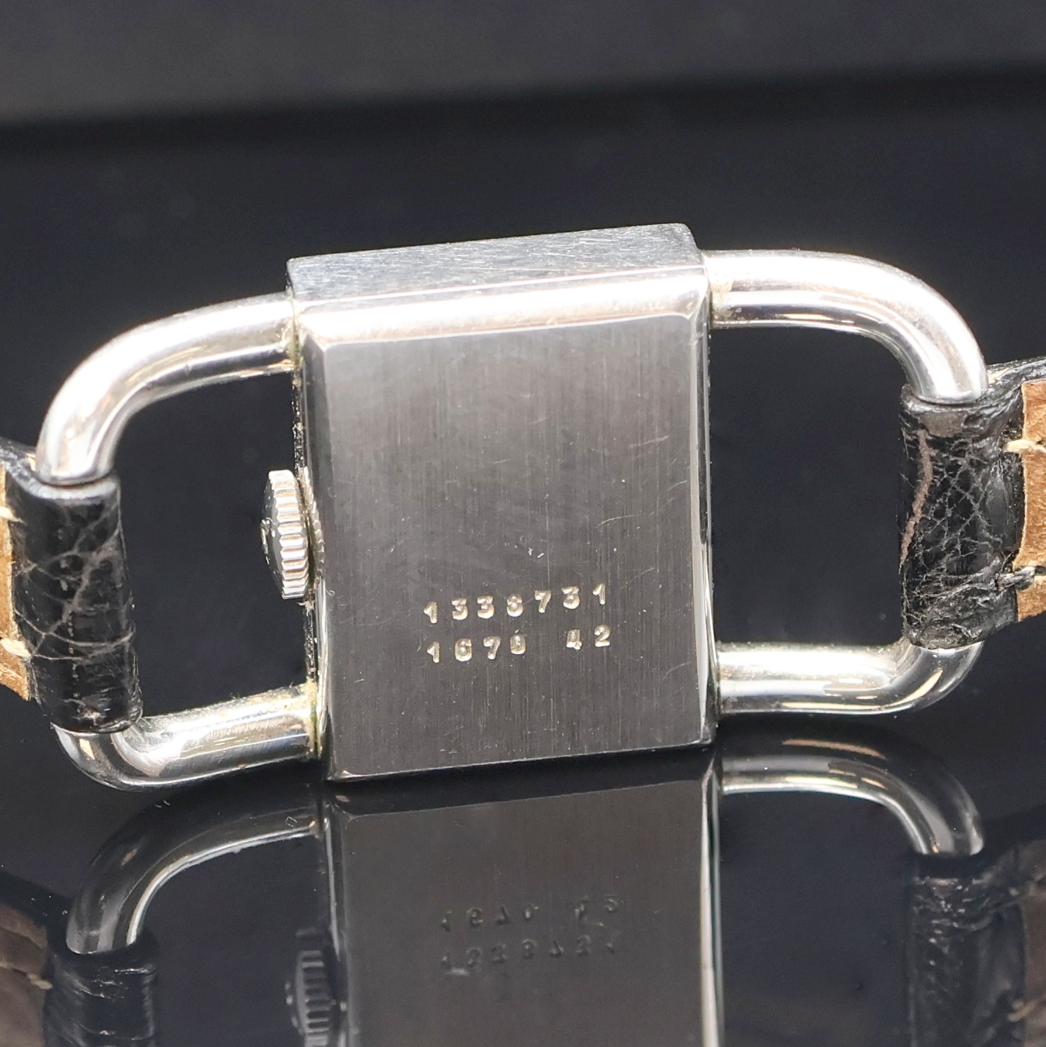 Detail d: Jaeger-LeCoultre Etrier Damenarmbanduhr Referenz 1670.42, Schweiz um 1965, Handaufzug, Edelstahlgeh., Lederband m. orig. Dornschl., Boden aufgedr., ...