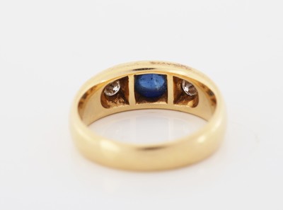 27036611b - 18 kt Gold Saphir-Brillant-Ring, GG 750/000, klassischer Bandring, ovaler Saphir- ...