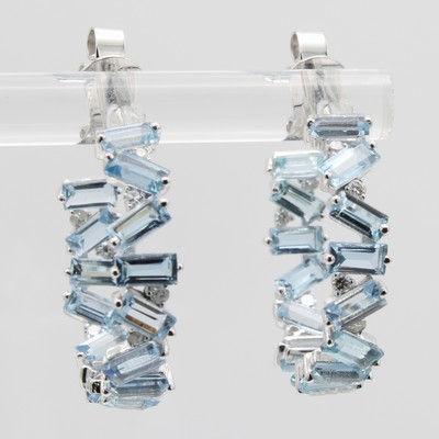 Image Paar Ohrstecker mit Aquamarinen und Brillanten, WG 585/000, 30 Aquamarine zus. ca. 3.43 ...