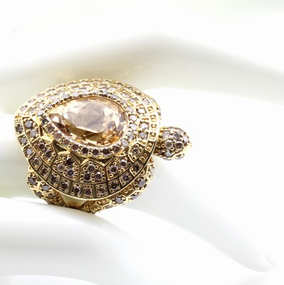 27036633b - Ring ´Schildkörte´ mit Morganit und Diamanten, GG 750/000, 165 braune Diam. zus. ca. ...