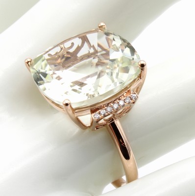 27036638a - Ring mit Aquamarin und Brillanten, RoséG 750/000, fac. Aquamarin ca. 17.38 ct, 14 ...