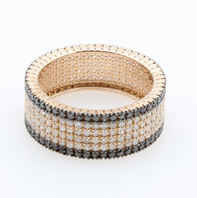 27036645a - Ring mit Brillanten und Diamanten, RoséG 585/000, 102 Diam. zus. ca. 0.78 ct schwarz ...