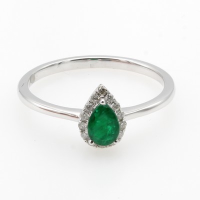 Image Ring mit Smaragd und Brillanten, WG 750/000,tropfenf. Smaragd ca. 0.39 ct, 14 Brill. ...