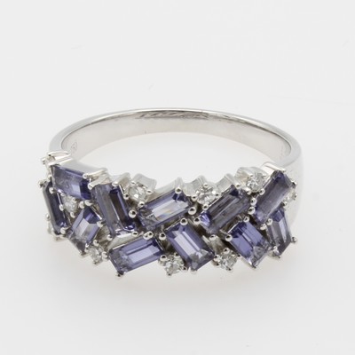 Image Ring mit Iolithen und Brillanten, WG 750/000, 11 Iolithe zus. ca. 1.14 ct, 10 Brill. ...