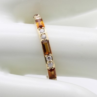 27036656a - Ring mit Brillanten und Citrinen, GG 585/000, 16 Brill. zus. ca. 0.25 ct feines ...