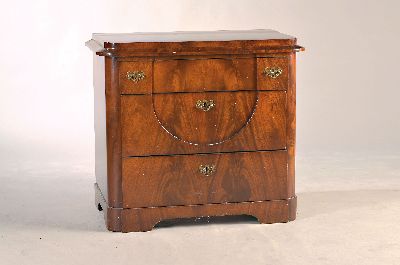 Image Biedermeierkommode, norddeutsch, um 1830, Mahagonifurnier, 3-schübig, ...