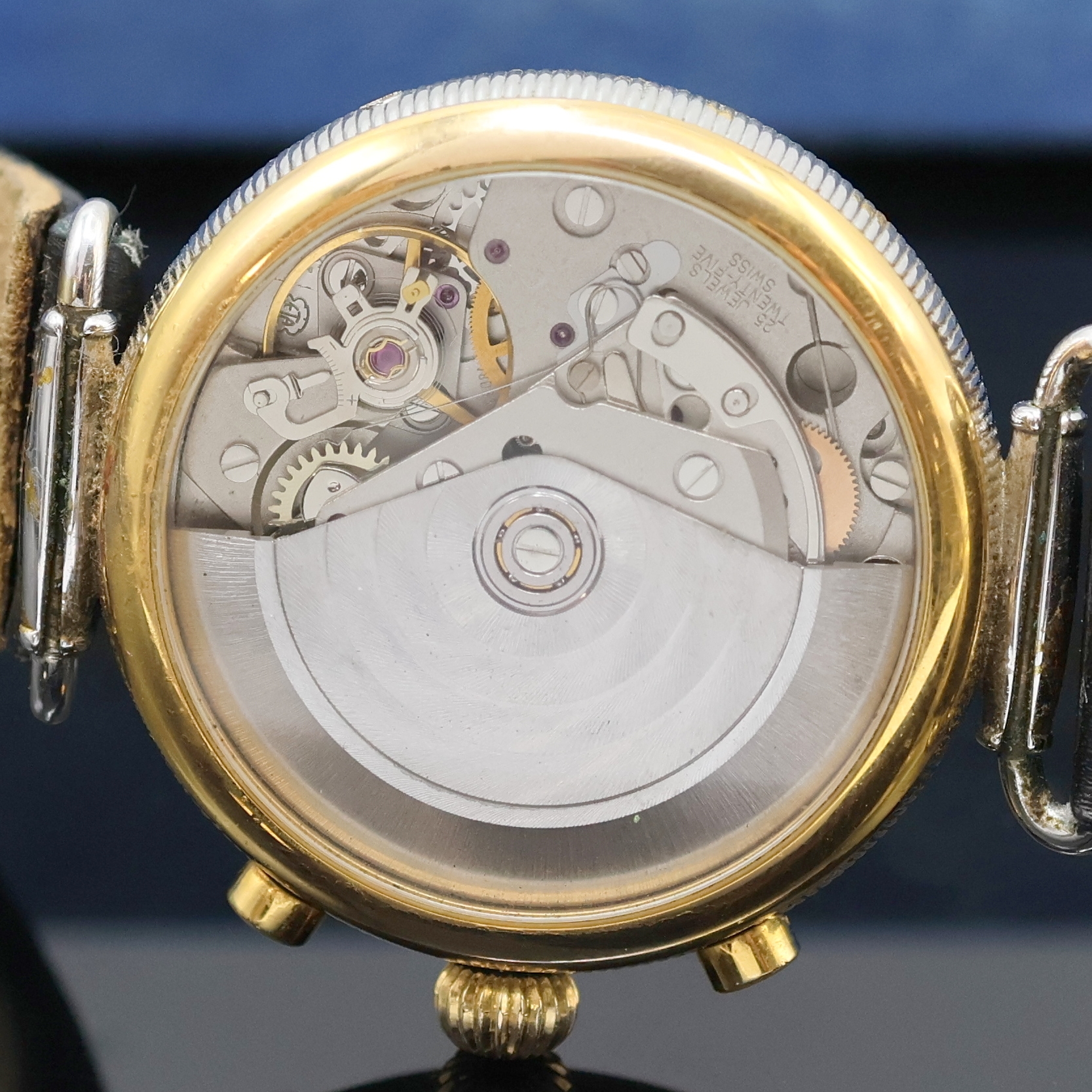 Detail e: ORATOR schöner Herrenchronograph in 2-farbig vergoldetem Gehäuse mit Vollkalender, Schweiz um 1990, Automatik, beids. vergl. Geh. m. bewegl. ...