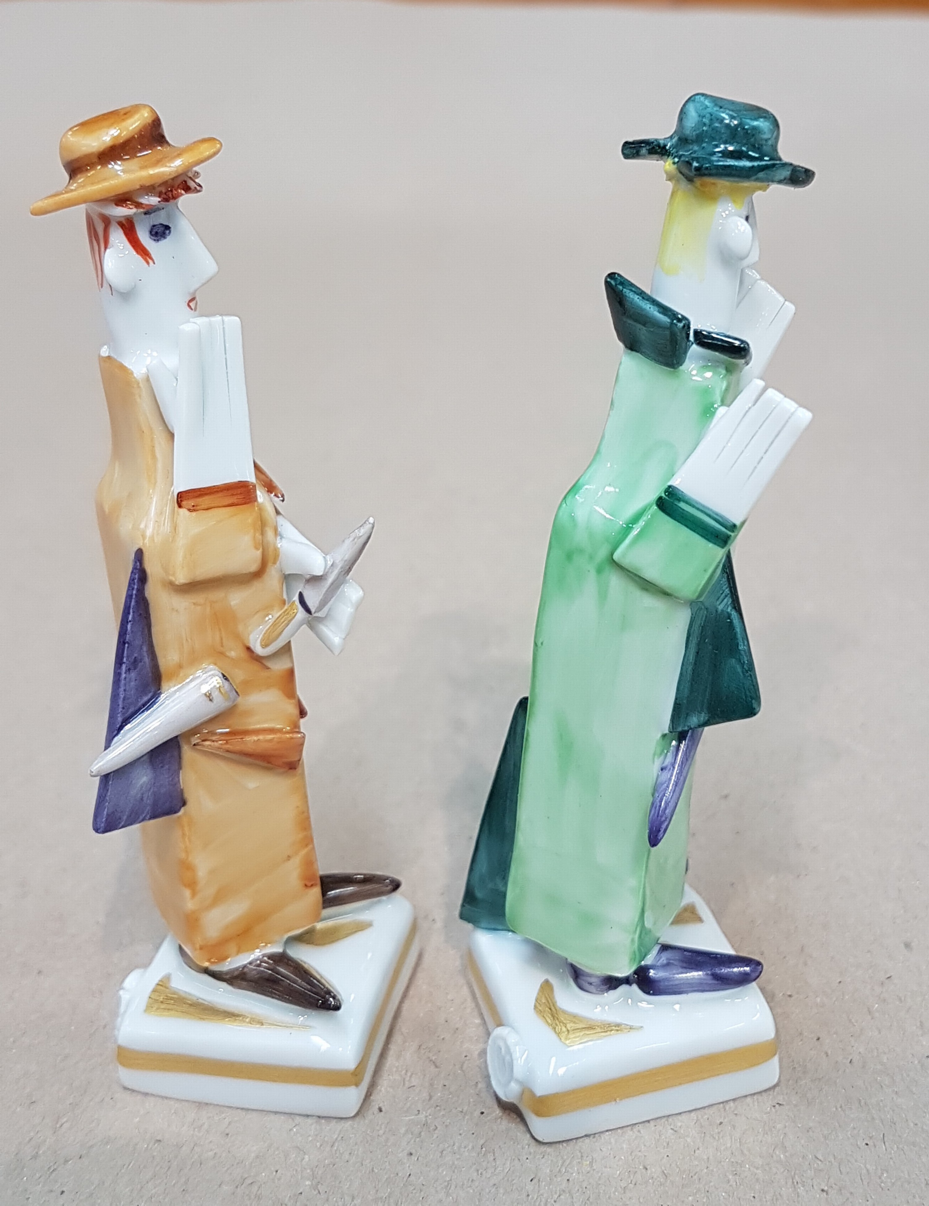 Detail b: Sechsteilige Porzellangruppe, Meissen, Entwurf Peter Strang, Faustgruppe: Mephisto, Faust, Gretchen, Marthe, Student friedlich und Student aggressiv, ...