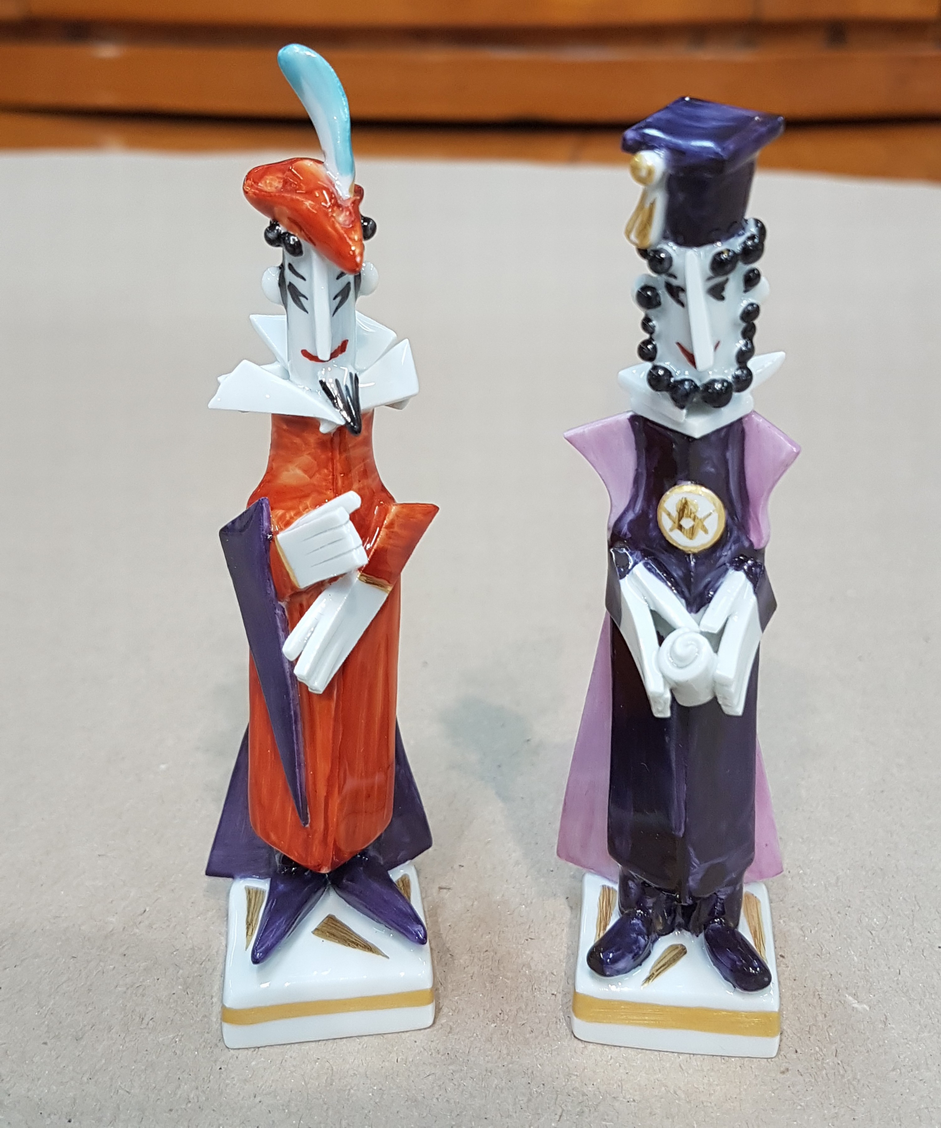 Detail g: Sechsteilige Porzellangruppe, Meissen, Entwurf Peter Strang, Faustgruppe: Mephisto, Faust, Gretchen, Marthe, Student friedlich und Student aggressiv, ...