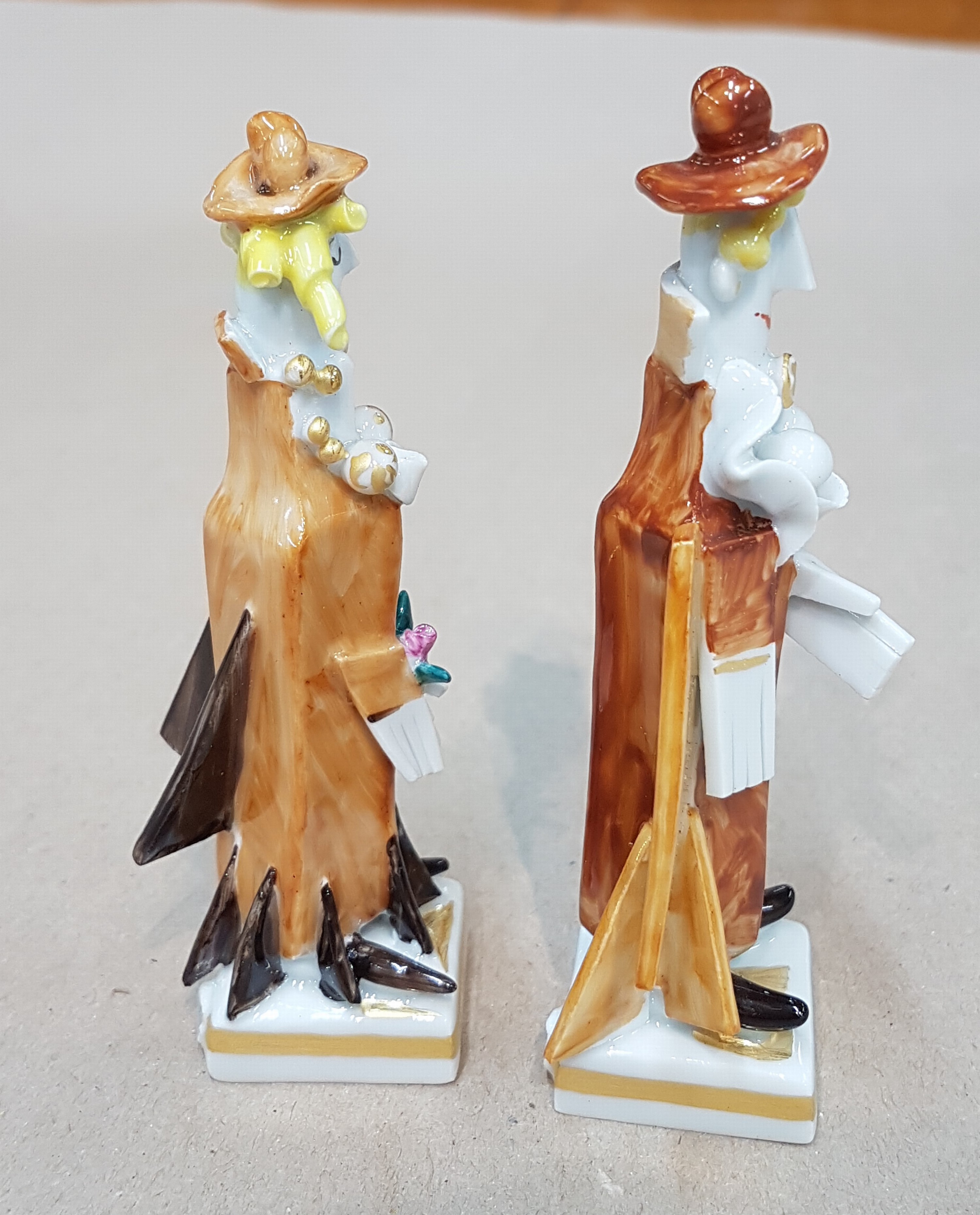 Detail n: Sechsteilige Porzellangruppe, Meissen, Entwurf Peter Strang, Faustgruppe: Mephisto, Faust, Gretchen, Marthe, Student friedlich und Student aggressiv, ...