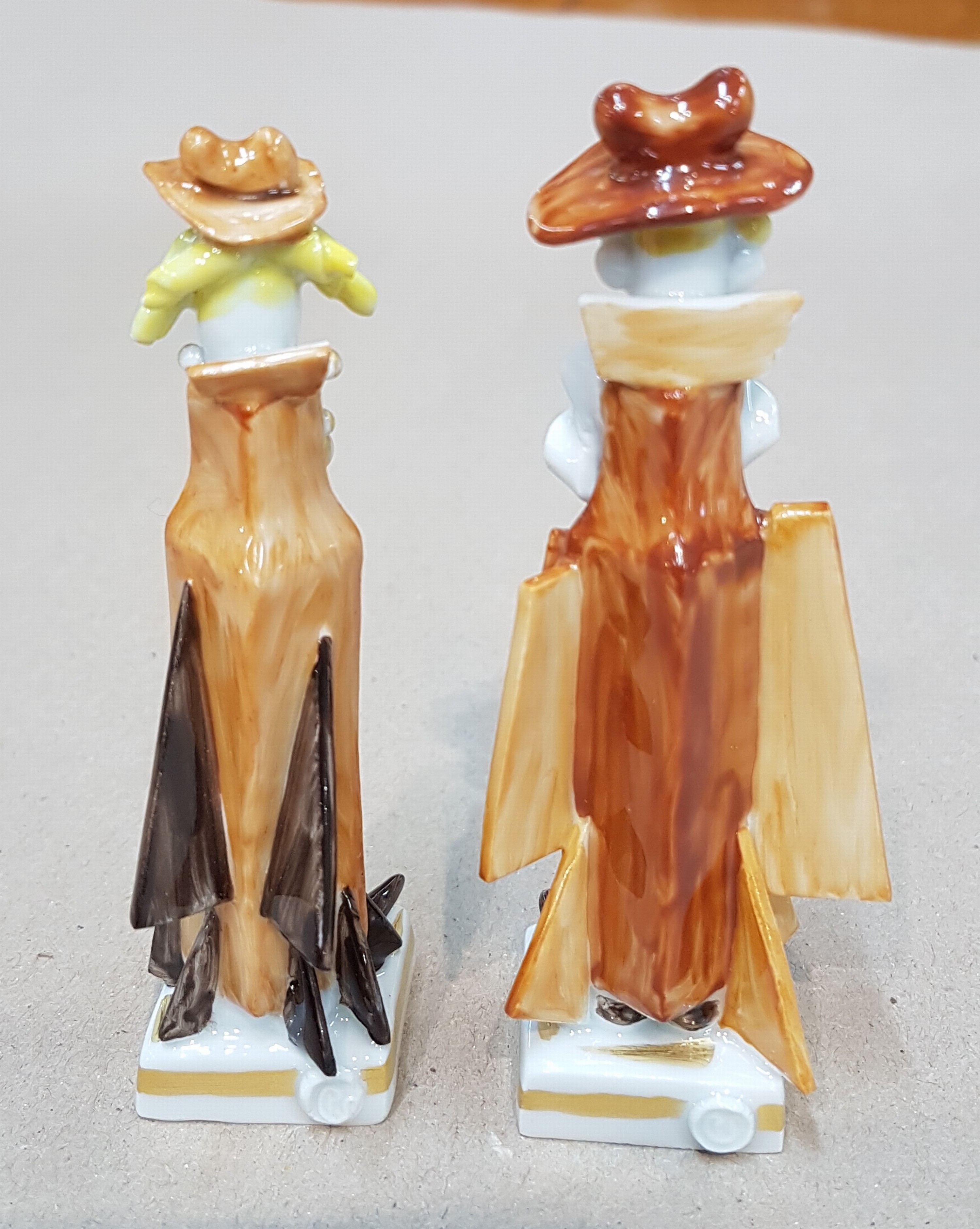 Detail o: Sechsteilige Porzellangruppe, Meissen, Entwurf Peter Strang, Faustgruppe: Mephisto, Faust, Gretchen, Marthe, Student friedlich und Student aggressiv, ...