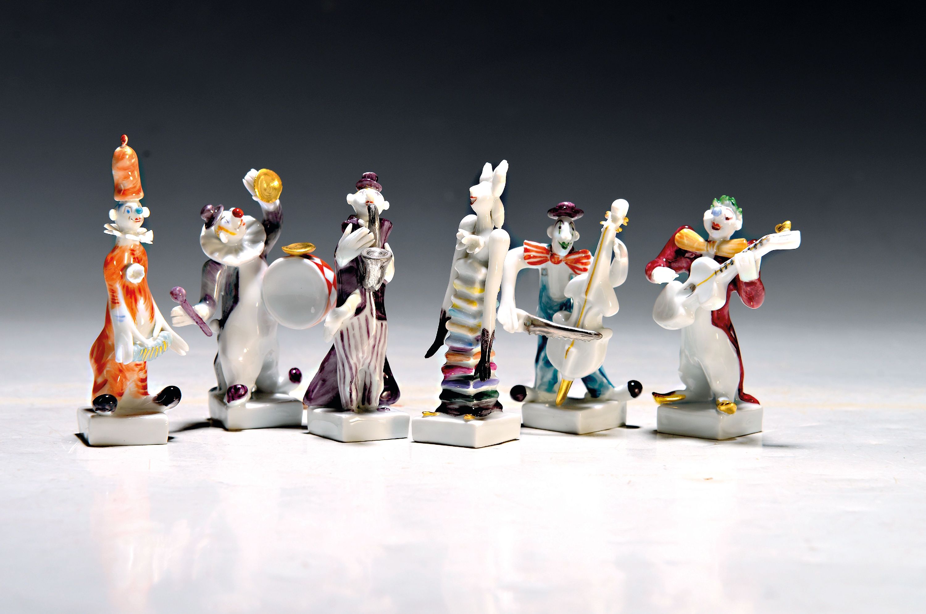 Image 27036750 - Sechsteilige Porzellangruppe, Meissen, Entwurf, Peter Strang, Clowngruppe, best. aus ...
