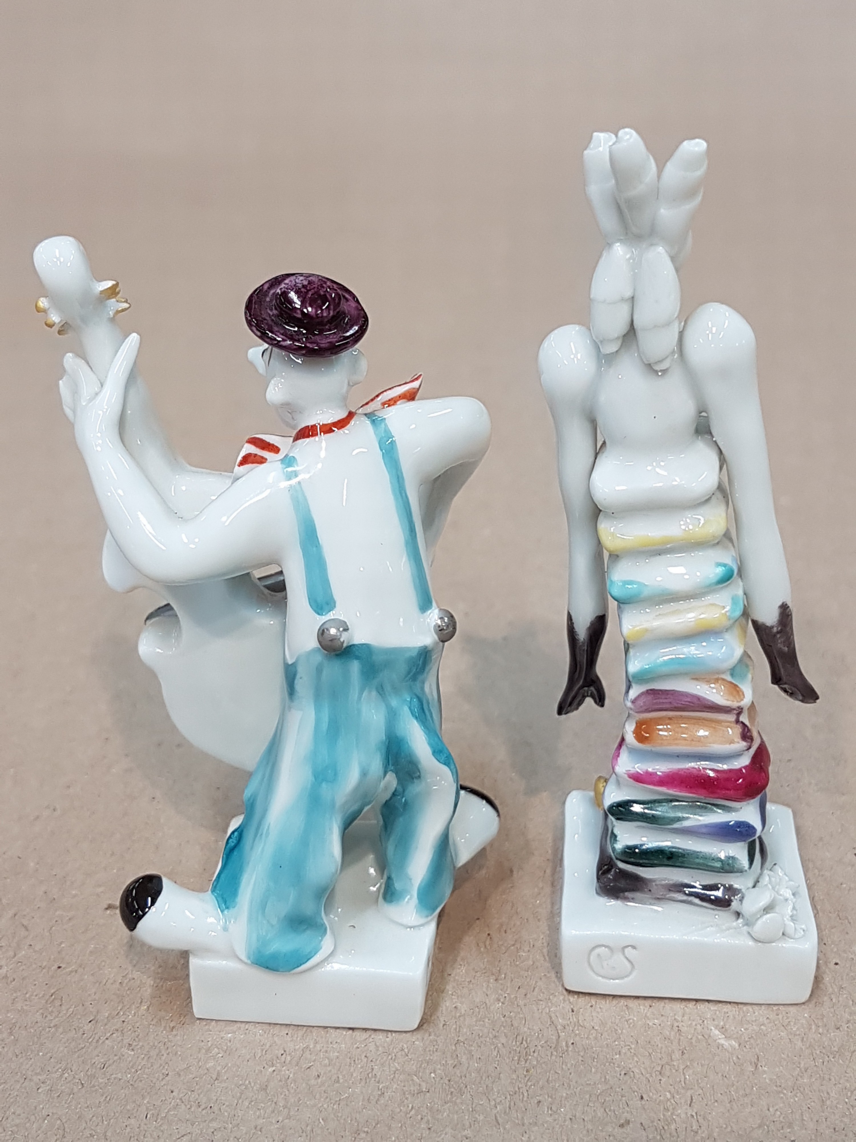 Detail o: Sechsteilige Porzellangruppe, Meissen, Entwurf, Peter Strang, Clowngruppe, best. aus Clown mit Bassgeige, mit Trommel, mit Saxophon, mit Gitarre, mit ...