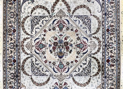 27036731b - Nain fein, Persien, Mitte 20.Jhd., Korkwolle mit Seide, ca. 195 x 128 cm, EHZ: ...