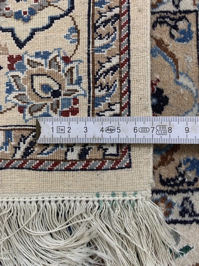 27036732e - Nain fein, Persien, Mitte 20.Jhd., Korkwolle mit Seide, ca. 153 x 98 cm, EHZ: 2-3 ...