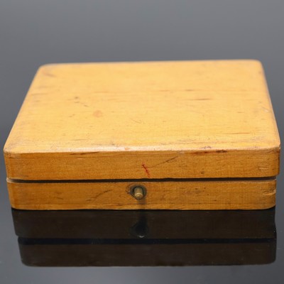 27036737m - Set of 2 14k pink gold ladies pocket watches, Switzerland around 1880/1900, engine-turned ...