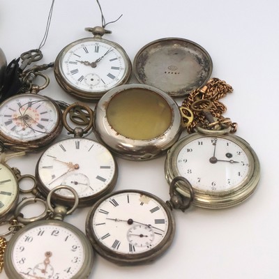 27036743b - Konvolut von 13 Taschenuhren mit Schlüsselaufzug in verschiedene Materialien, um 1830 - ...
