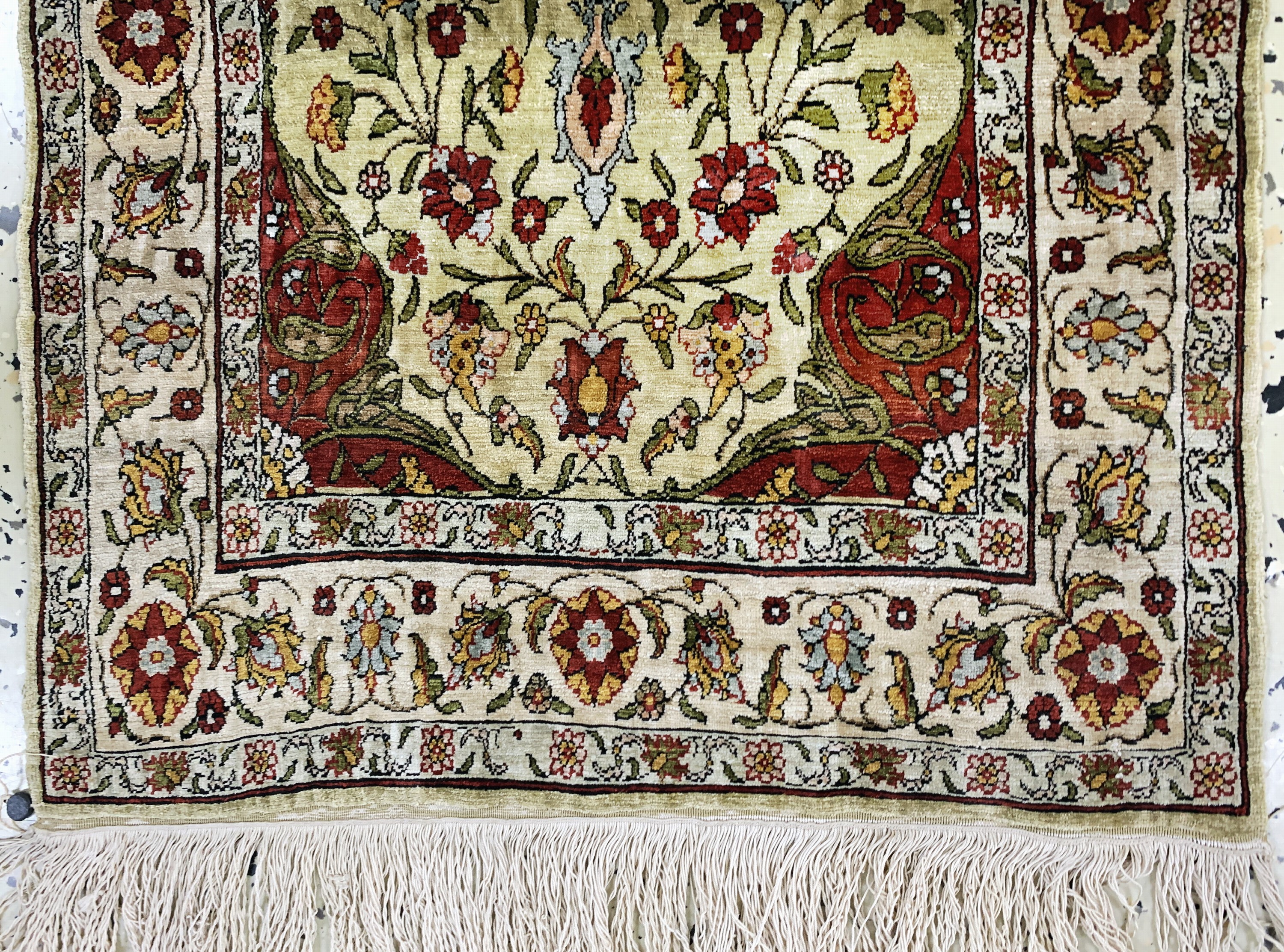 Detail b: Hereke Seide fein Türkei, signiert"Özipek",Mitte 20.Jhd, reine Naturseide, ca. 80 x 50 cm, ca. 1,0 Mio. Kn/qm, EHZ: 2
