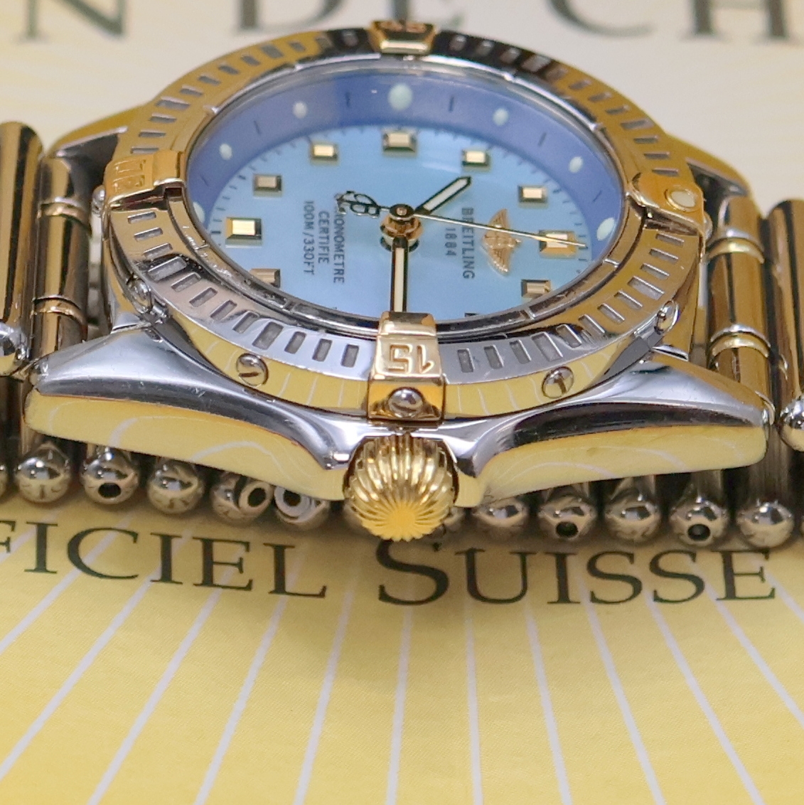 Detail d: BREITLING Damenarmbanduhr Modellserie Callistino Referenz B72345, quarz, Chronometer in Edelstahl/Gold kombiniert inkl. Roleauxband m. dopp. ...