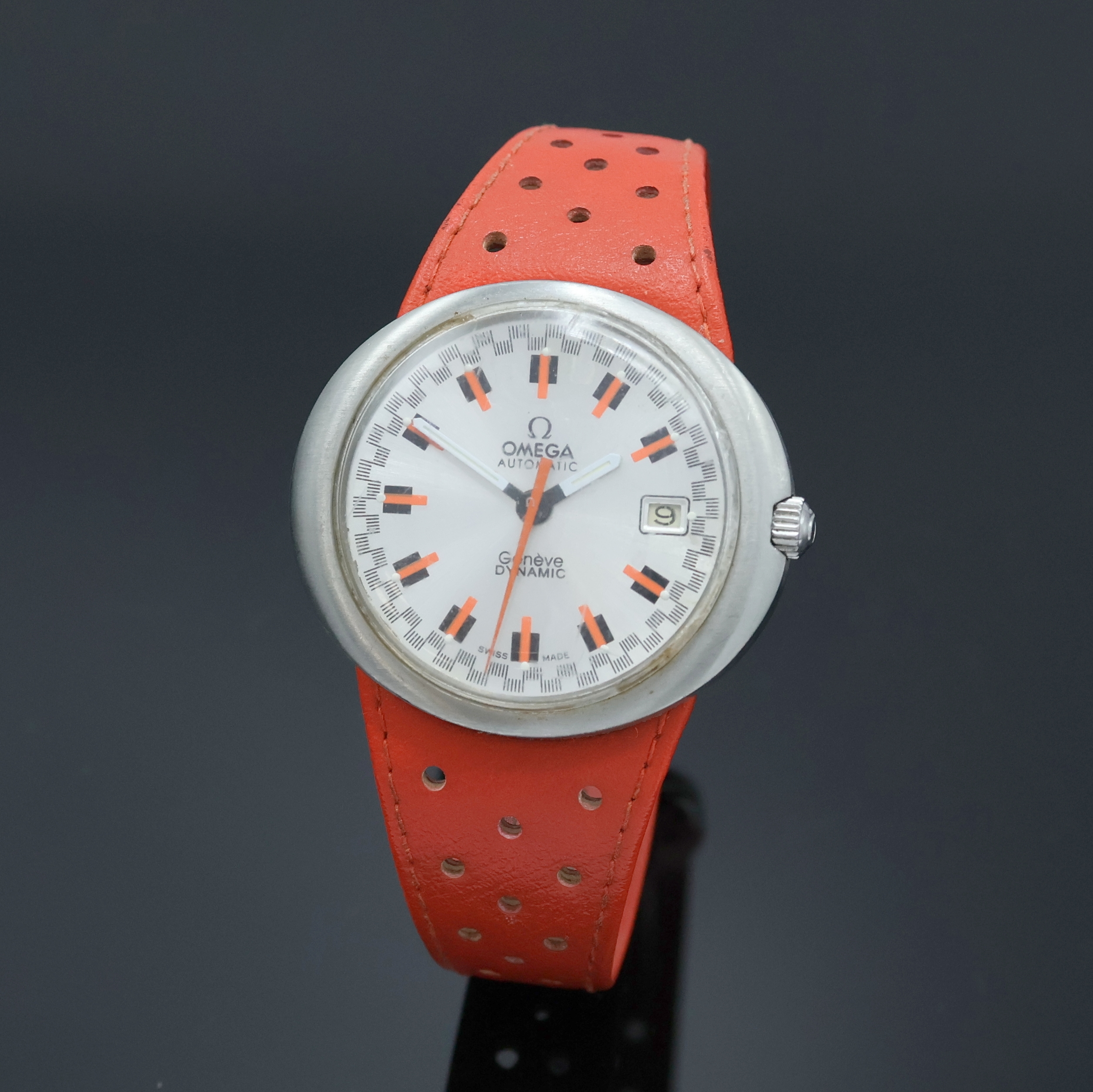 OMEGA Dynamic Herrenarmbanduhr in Stahl/Lederband Referenz 166.039, Schweiz um 1969, Automatik, Monocoque-Geh., orig. Glas u. Krone, silb. ...