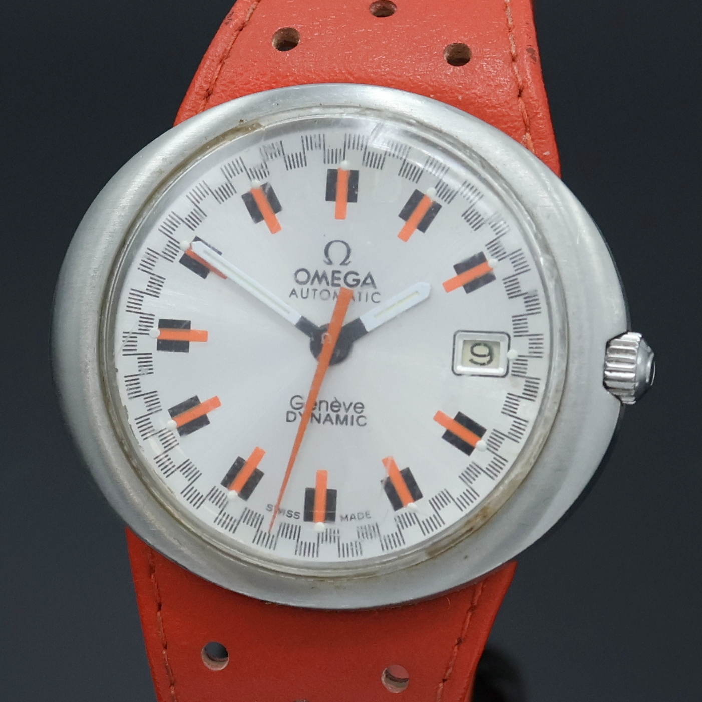 Detail a: OMEGA Dynamic Herrenarmbanduhr in Stahl/Lederband Referenz 166.039, Schweiz um 1969, Automatik, Monocoque-Geh., orig. Glas u. Krone, silb. ...