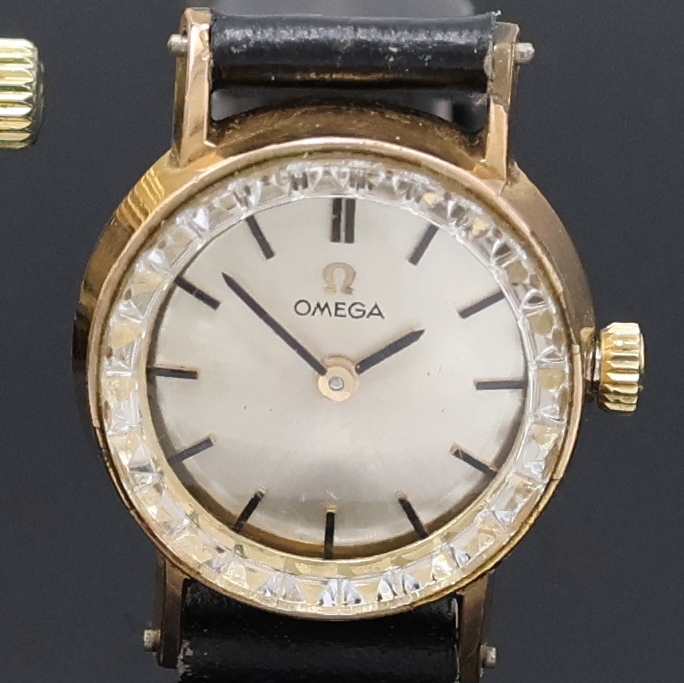 Detail b: 2 vergoldete Damenarmbanduhren, 1 x Omega Seamaster Automatic Ref. 566.0088/766.0819, Schweiz um 1979, inkl. Gliederband m. Faltschl., Boden m. ...