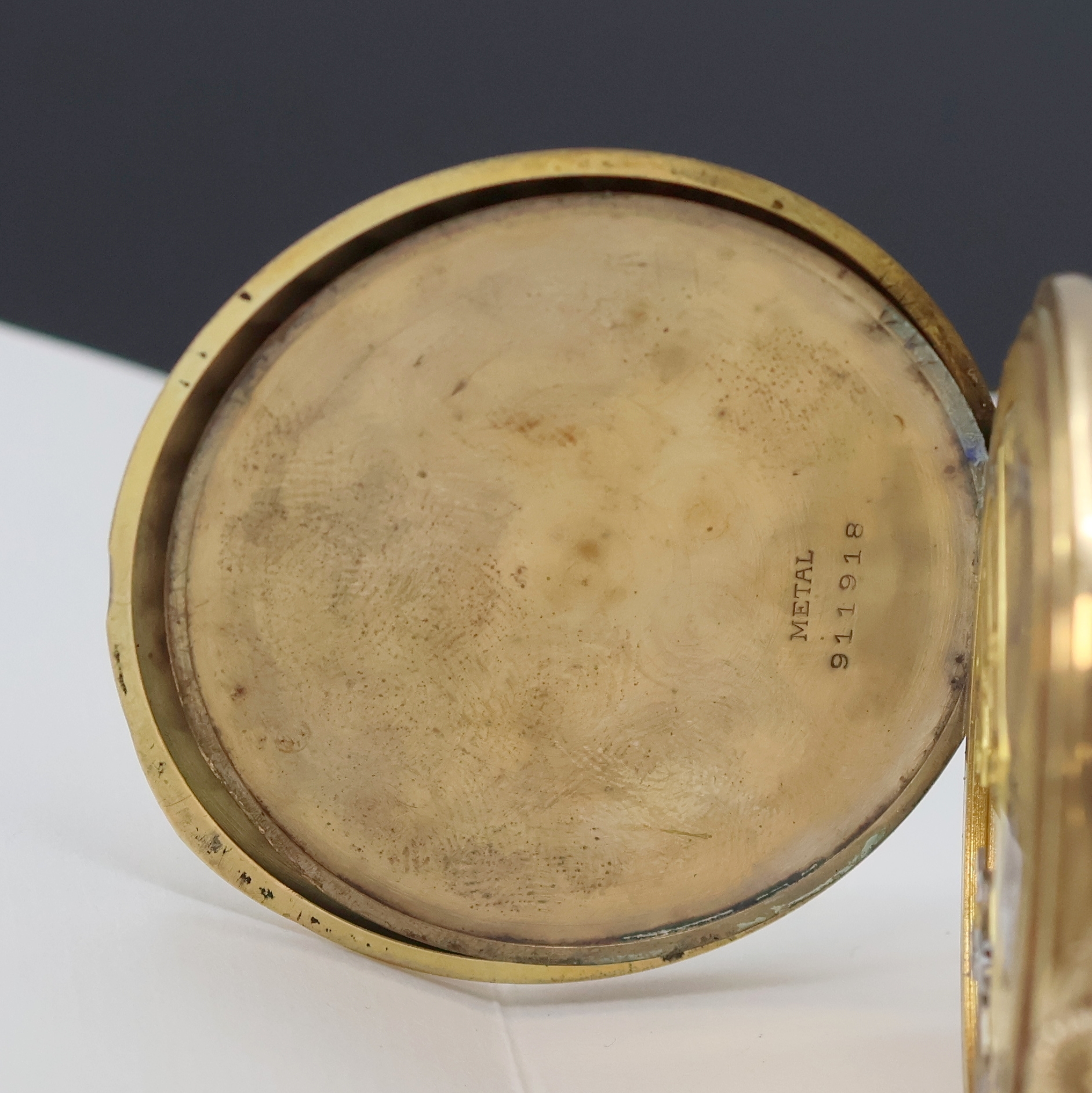 Detail e: IWC offene Herrentaschenuhr in GG 585/000, Schweiz verk. lt. Stammbuchauszug 10/1929, glattes Geh. l. dell., Metallcuvette, gold. Zifferbl. fl., ...
