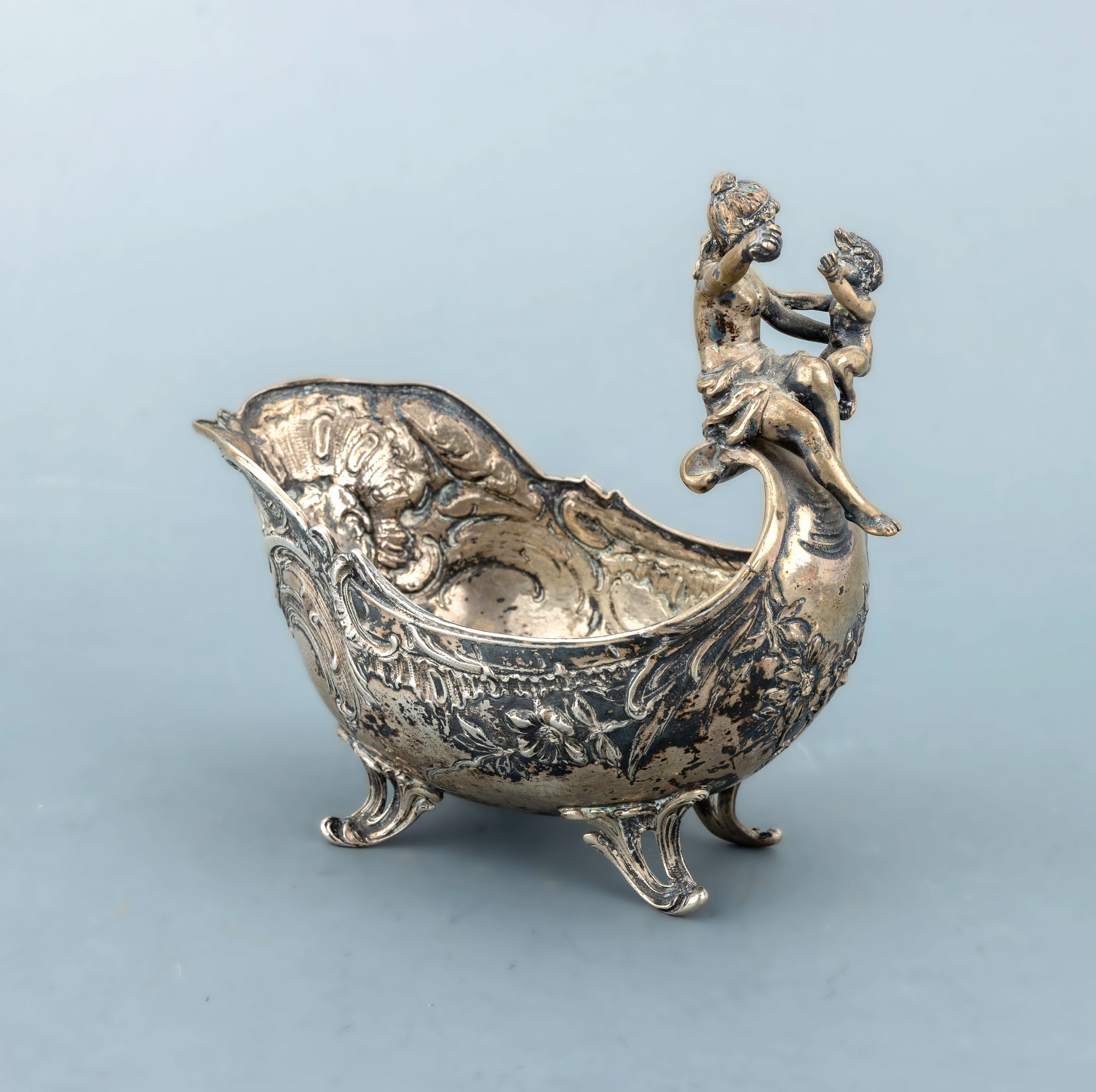 Image 27036861 - Kleine Jardiniere, deutsch, wohl Hanau, um 1890-1900, 800er Silber, reiches Rokoko ...