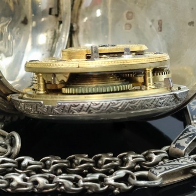 27036822f - EDWARD PRIOR LONDON Spindel- Herrentaschenuhr, 3-teil., reich grav. Silbergeh., wohl ...