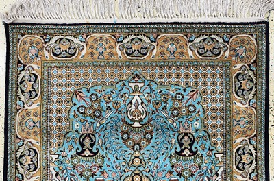 27036831a - Ghom Seide, Persien, Mitte 20.Jhd, reine Naturseide, ca. 160 x 108 cm, EHZ: 1-2 ...