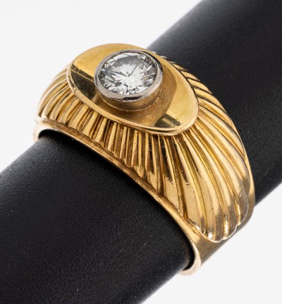 Image 18 kt Gold Brillant-Ring, GG/WG 750/000, Ringkopf gerillt, in WG gefasster Brillant ...