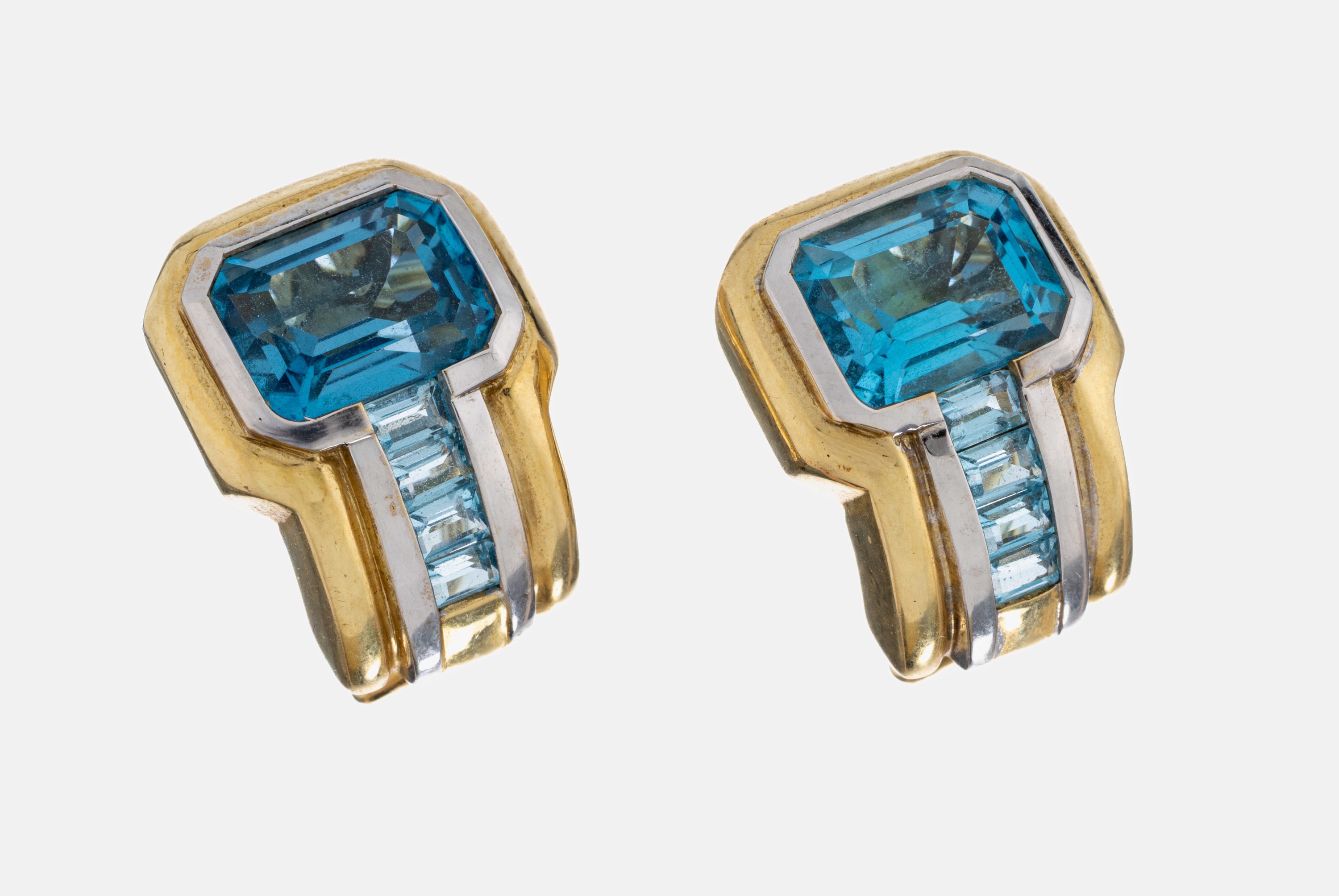 Image 27036905 - Paar 14 kt Gold Topas-Ohrstecker, GG/WG 585/000, geometrisch, 2 Blautopase im ...