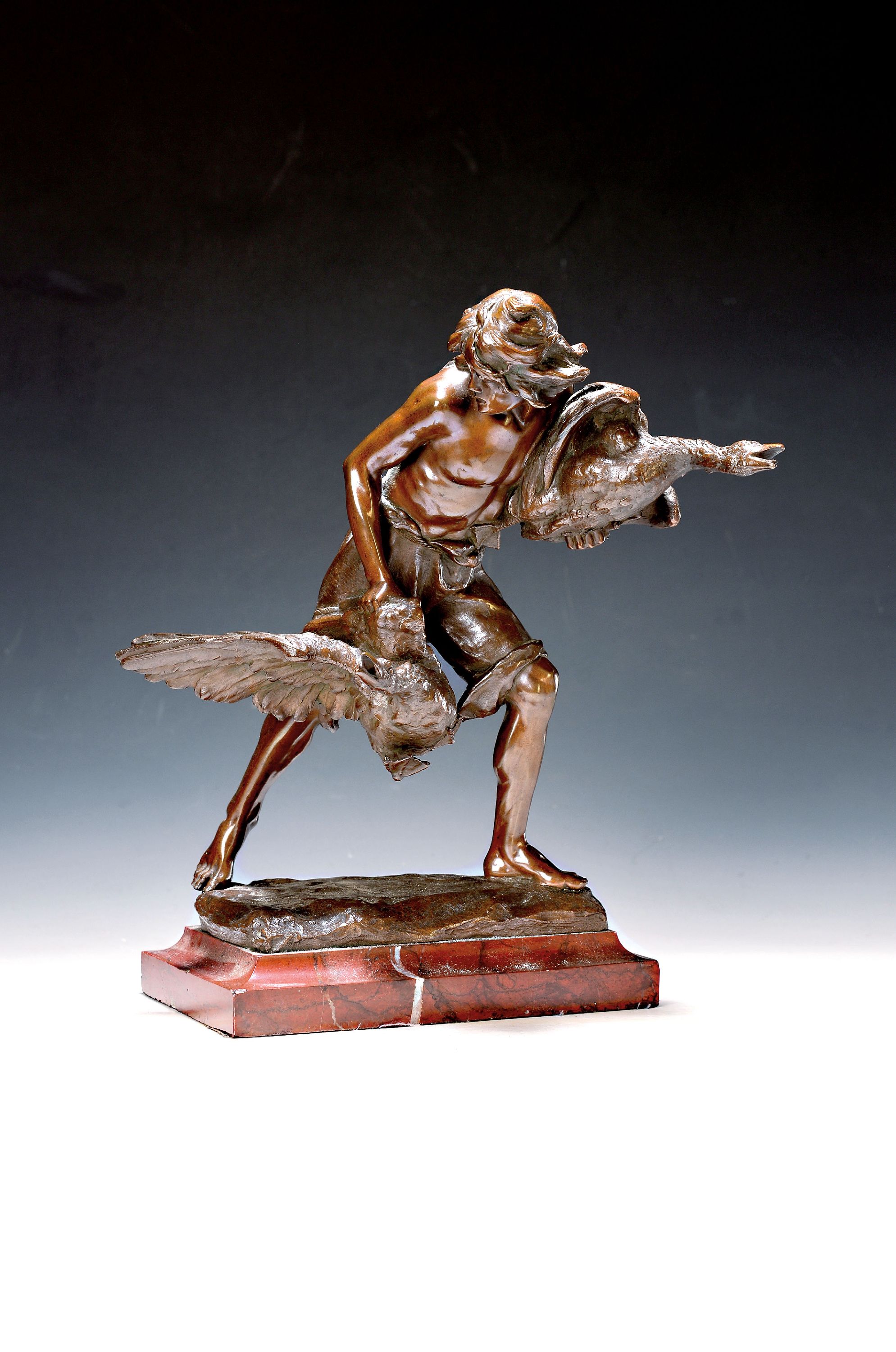 Image 27036910 - Gyula Jankovits, 1865-1932, Der Gänsedieb, Bronzeskulptur, signiert, Marmorsockel, ...