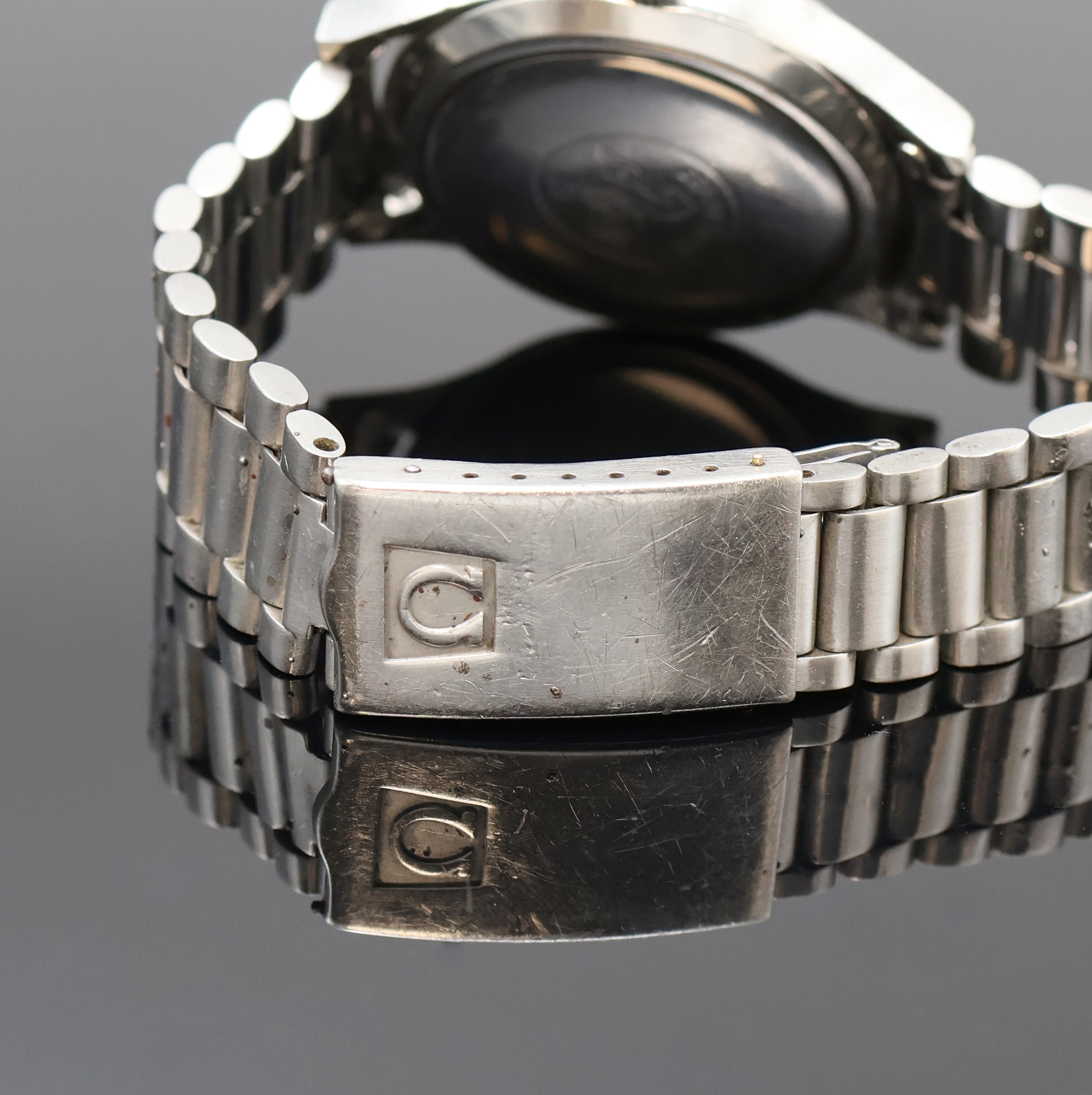Detail d: OMEGA Herrenarmbanduhr Seamaster Cosmic 2000 in Stahl, Schweiz um 1970, Automatik, Stülpgeh. inkl. orig. Gliederband m. Faltschl., vers. Zifferbl. ...