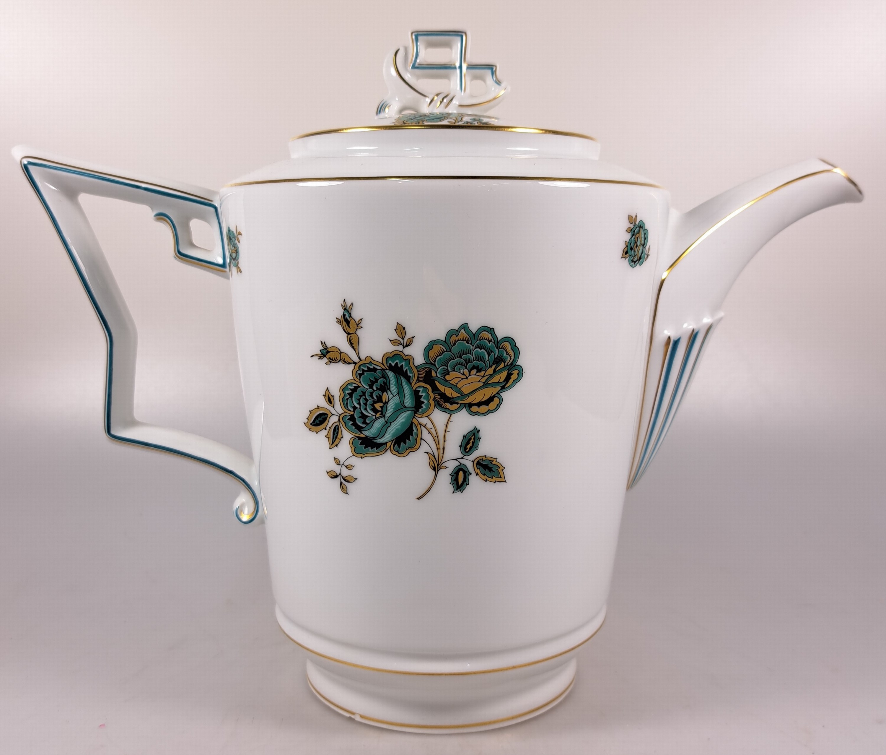 Detail a: Service, Rosenthal, Selb Bavaria, grüner Rosendekor, Goldstaffage, Kaffeekanne, Teekanne, Zuckerdose, Sahnegiesser, 12 Teetassen mit Untertassen, 12 ...