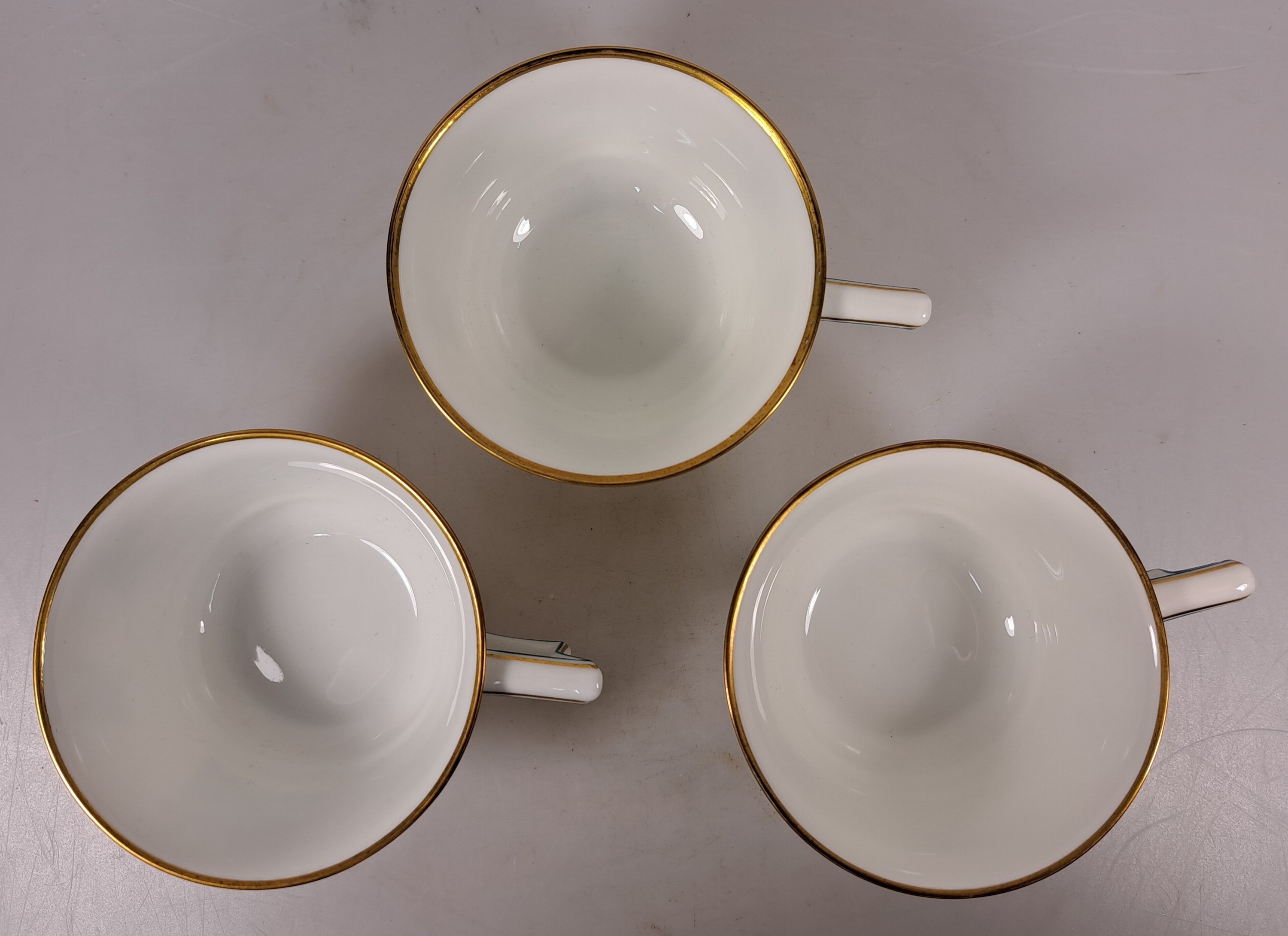 Detail p: Service, Rosenthal, Selb Bavaria, grüner Rosendekor, Goldstaffage, Kaffeekanne, Teekanne, Zuckerdose, Sahnegiesser, 12 Teetassen mit Untertassen, 12 ...