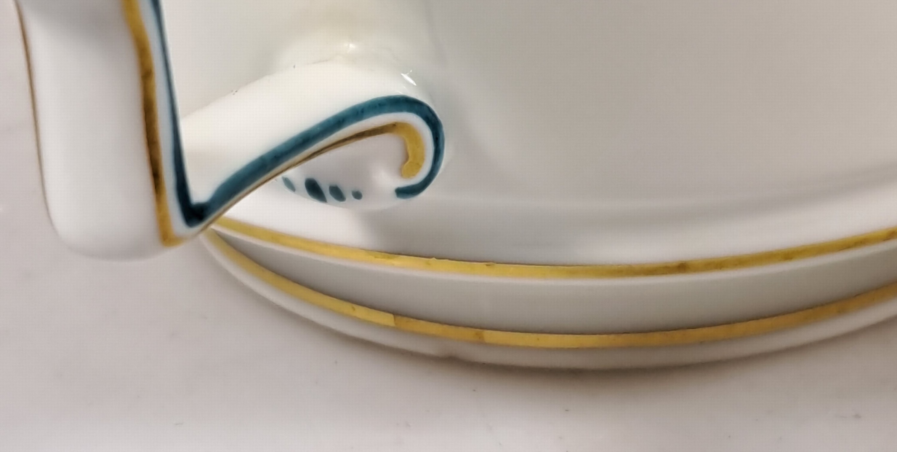 Detail r: Service, Rosenthal, Selb Bavaria, grüner Rosendekor, Goldstaffage, Kaffeekanne, Teekanne, Zuckerdose, Sahnegiesser, 12 Teetassen mit Untertassen, 12 ...
