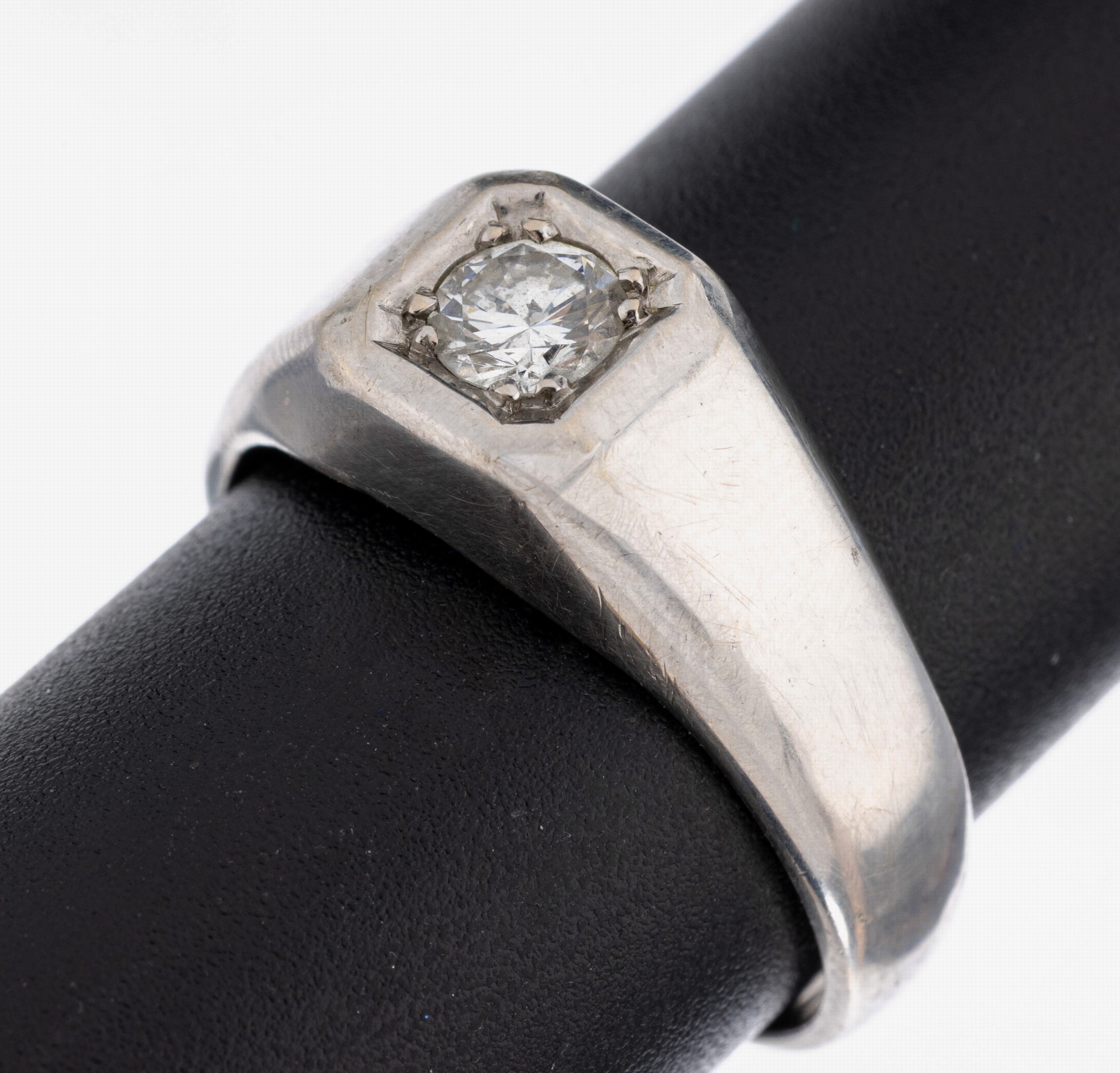 Image 27036958 - 14 kt Gold Brillant-Ring, WG 585/000, Brillant ca. 0.35 ct Weiß/si1, RW 59, ca. 8.4 g ...