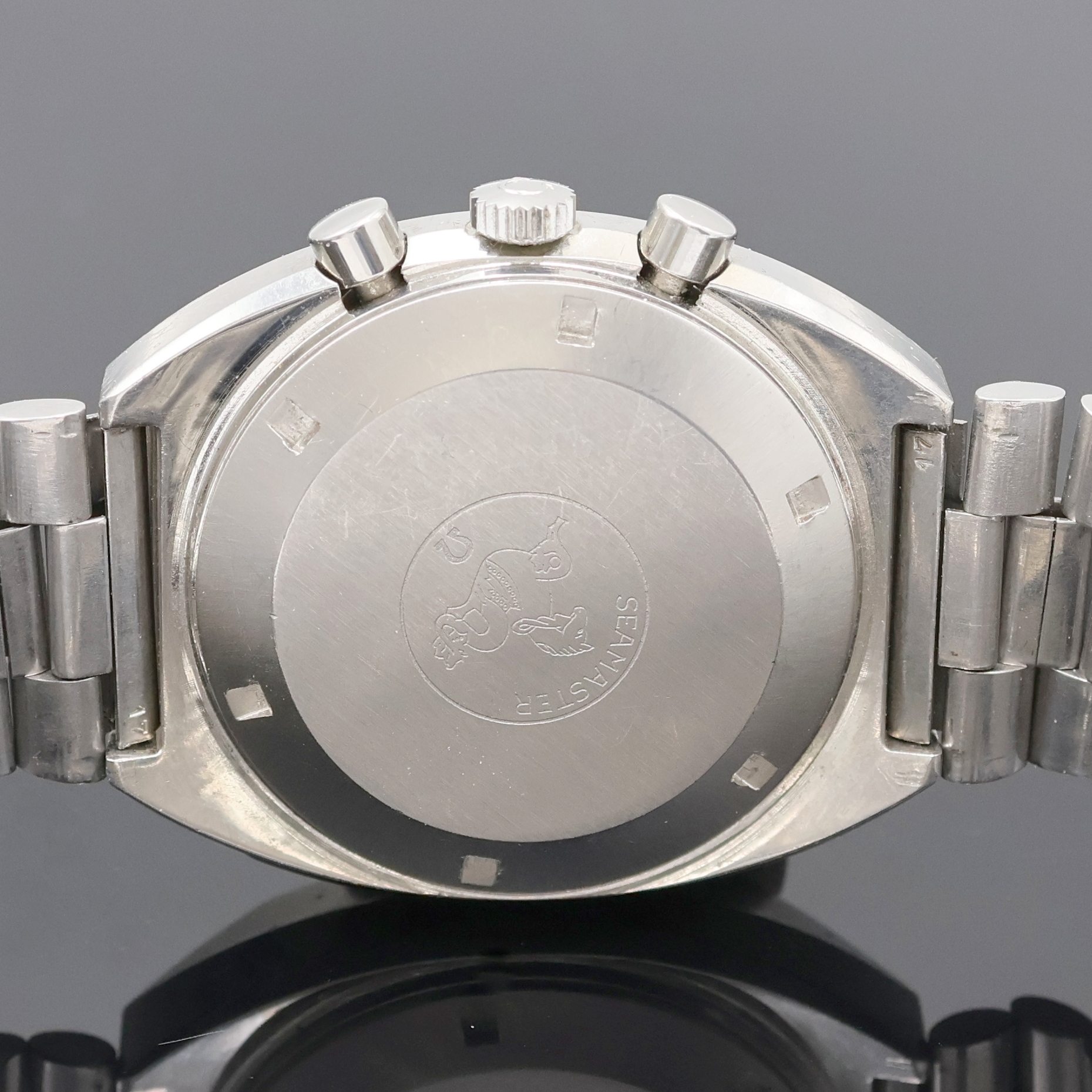 Detail e: OMEGA Seamaster Herrenchronograph in Stahl Referenz 176005, Schweiz um 1972, Automatik, orig. Stahlband m. Faltschl., Boden m. Seamaster-Logo ...