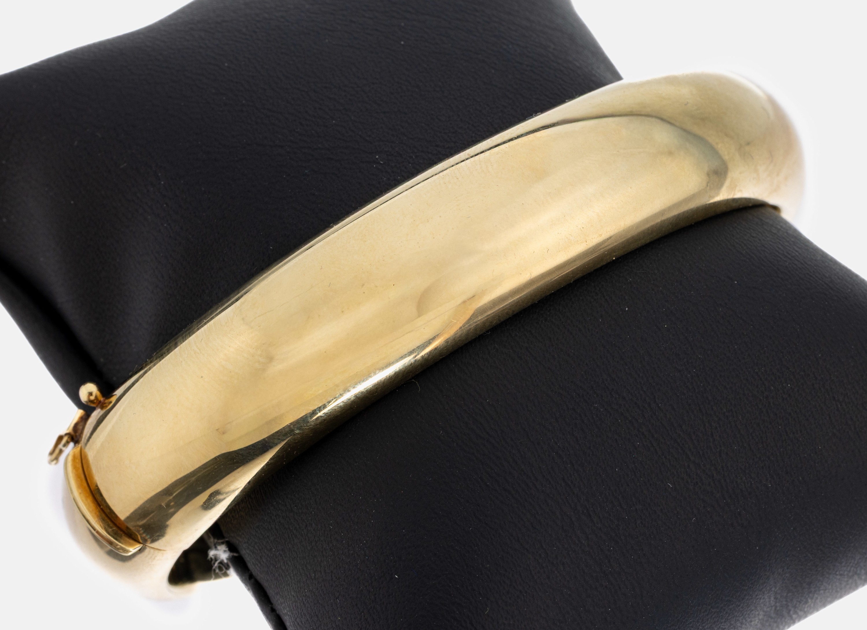 Image 27036969 - 14 kt Gold Armreif, GG 585/000, gefüllt, pol., B. ca. 1.8 cm, D. ca. 7.2 x 6.5 cm, ...