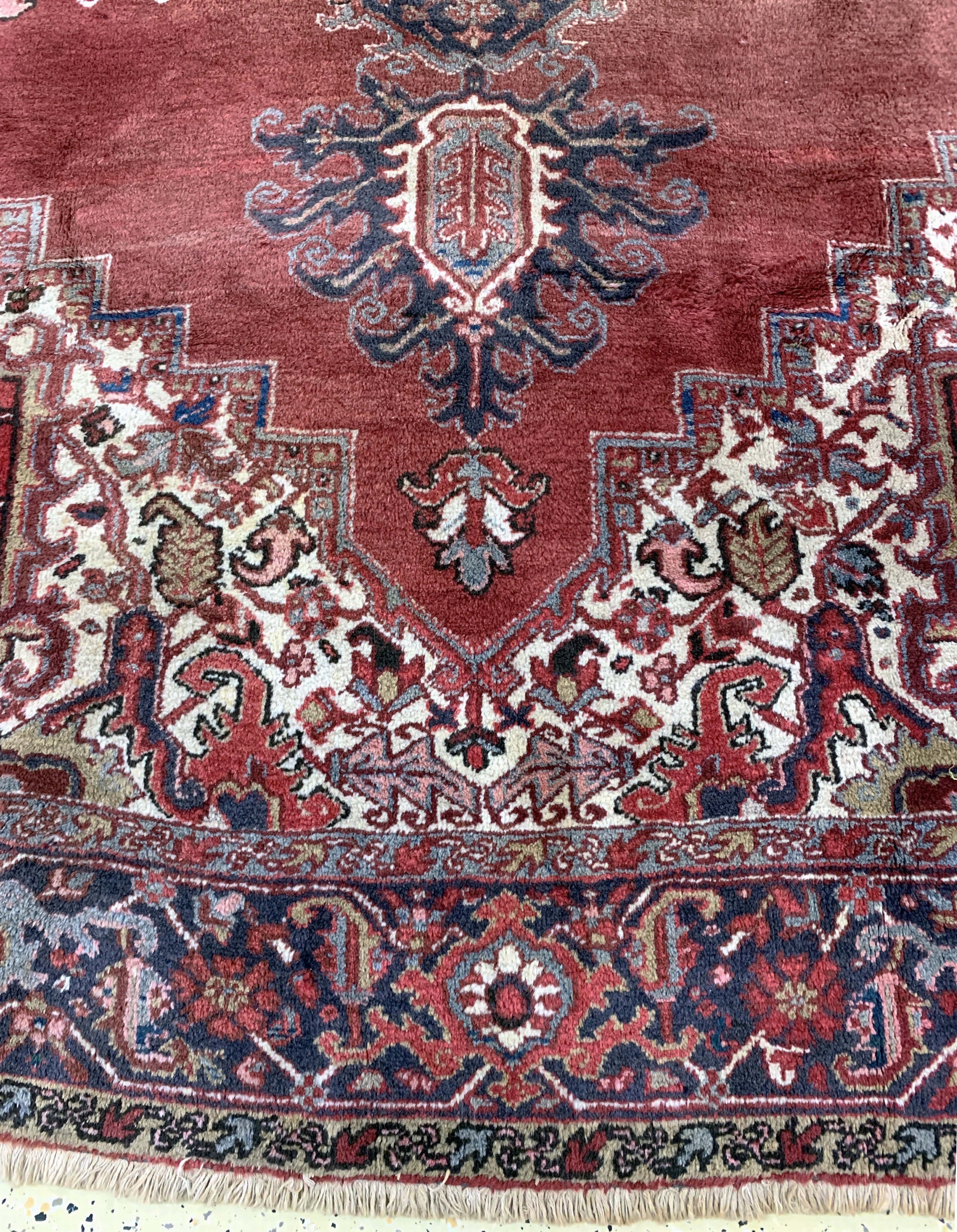 Detail c: Heriz, Persien, Mitte 20.Jhd, Wolle auf Baumwolle, ca. 330 x 253 cm, EHZ: 2