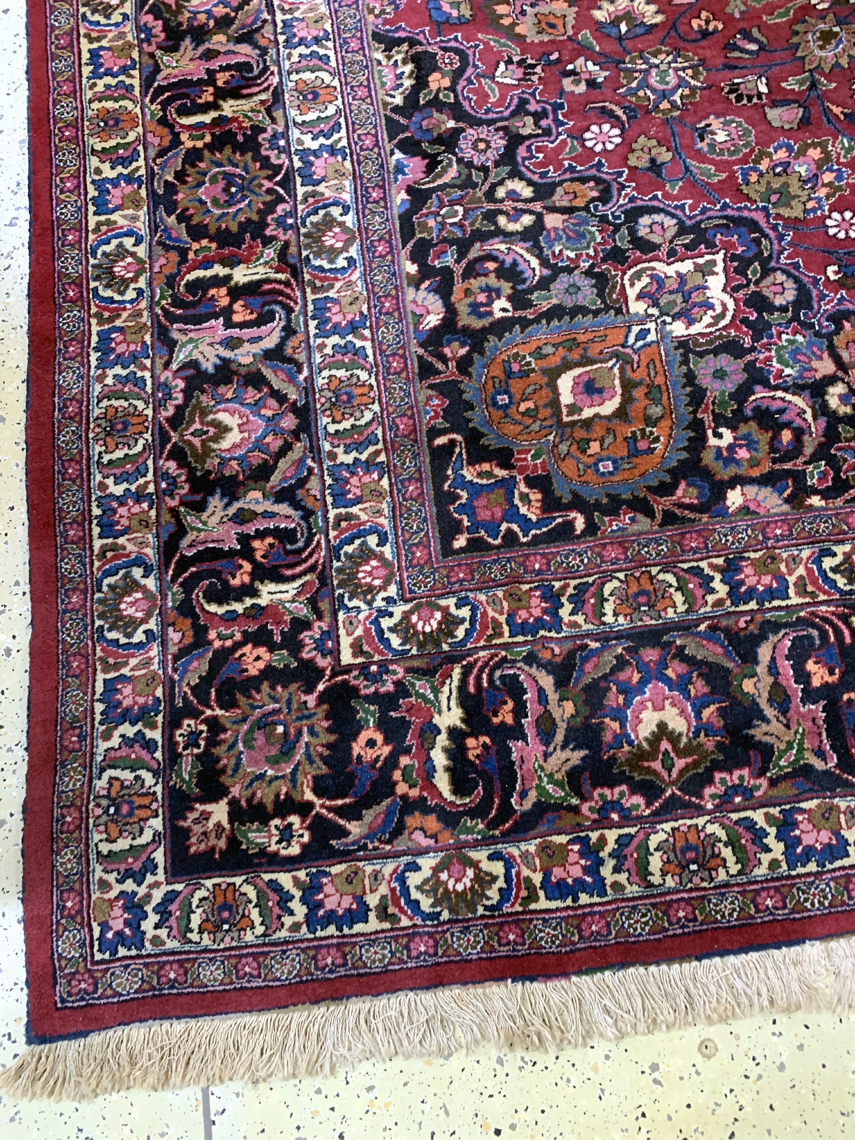 Detail c: Mesched signiert, Persien, Mitte 20.Jhd, Wolle auf Baumwolle, ca. 392 x 311 cm, EHZ: 2-3
