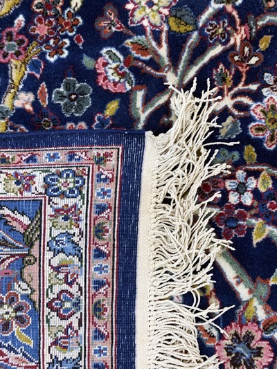 27037007g - Yazd fein signiert, Persien, Ende 20.Jhd, Wolle auf Baumwolle, ca. 305 x 195 cm, EHZ: 2 ...