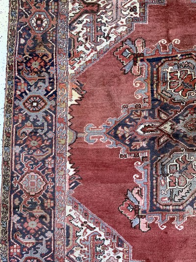 27037014d - Heriz, Persien, Mitte 20.Jhd, Wolle auf Baumwolle, ca. 330 x 253 cm, EHZ: 2 ...