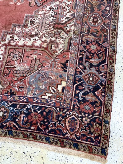 27037014g - Heriz, Persien, Mitte 20.Jhd, Wolle auf Baumwolle, ca. 330 x 253 cm, EHZ: 2 ...