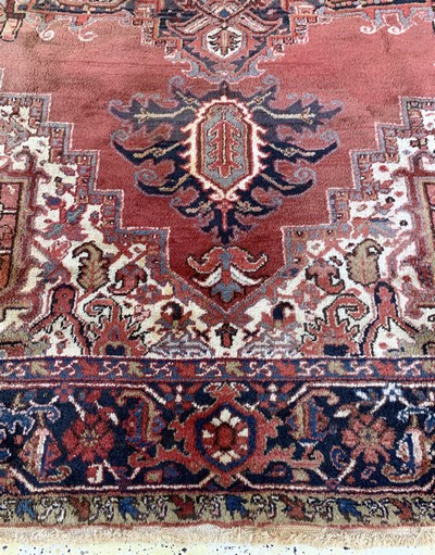 27037014i - Heriz, Persien, Mitte 20.Jhd, Wolle auf Baumwolle, ca. 330 x 253 cm, EHZ: 2 ...