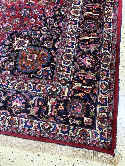 27037017a - Mesched signiert, Persien, Mitte 20.Jhd, Wolle auf Baumwolle, ca. 392 x 311 cm, EHZ: ...