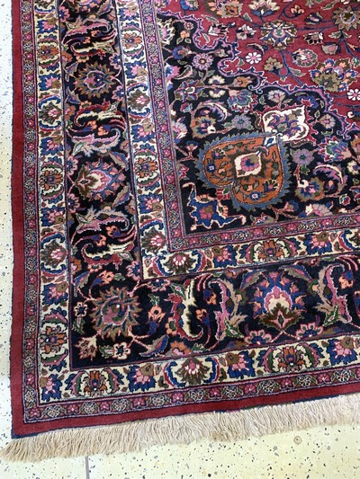 27037017c - Mesched signiert, Persien, Mitte 20.Jhd, Wolle auf Baumwolle, ca. 392 x 311 cm, EHZ: ...