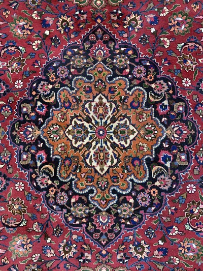 27037017d - Mesched signiert, Persien, Mitte 20.Jhd, Wolle auf Baumwolle, ca. 392 x 311 cm, EHZ: ...